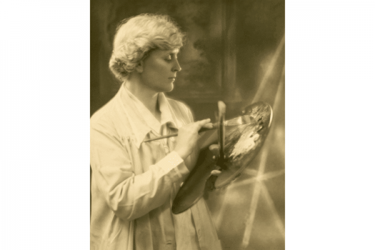 Untitled [Faith Fyles at her easel], c.1930, photograph. Courtesy of Vanessa Nugent.