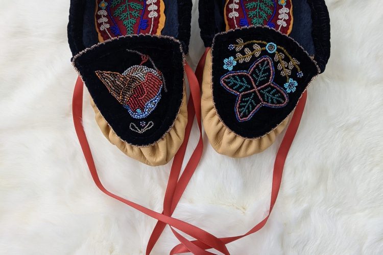 Jobena Petonoquot, Ode to My Grandfather, 2018, deer hide, beads, satin ribbon and velvet (embellished with robin and plant life motifs), Left: 22.9 x 11.4 cm; Right 22.9 x 11.4 cm, Courtesy of the Artist