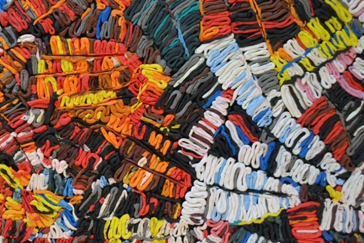 Michèle Provost, « Everything must go / Liquidation totale », 2017, Plasticine et objets trouvés, 56 x 56 x 42 cm. Avec la permission de l'artiste. Photo : Michèle Provost