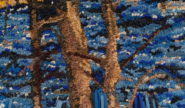 spill (after Tom Thomson’s “The Canoe”) [déversement (d’après « The Canoe » de Tom Thomson)], 2022, couvertures de la Compagnie de la Baie d’Hudson (CBH), jute
Photo détaillée : Rachel Topham Photography.